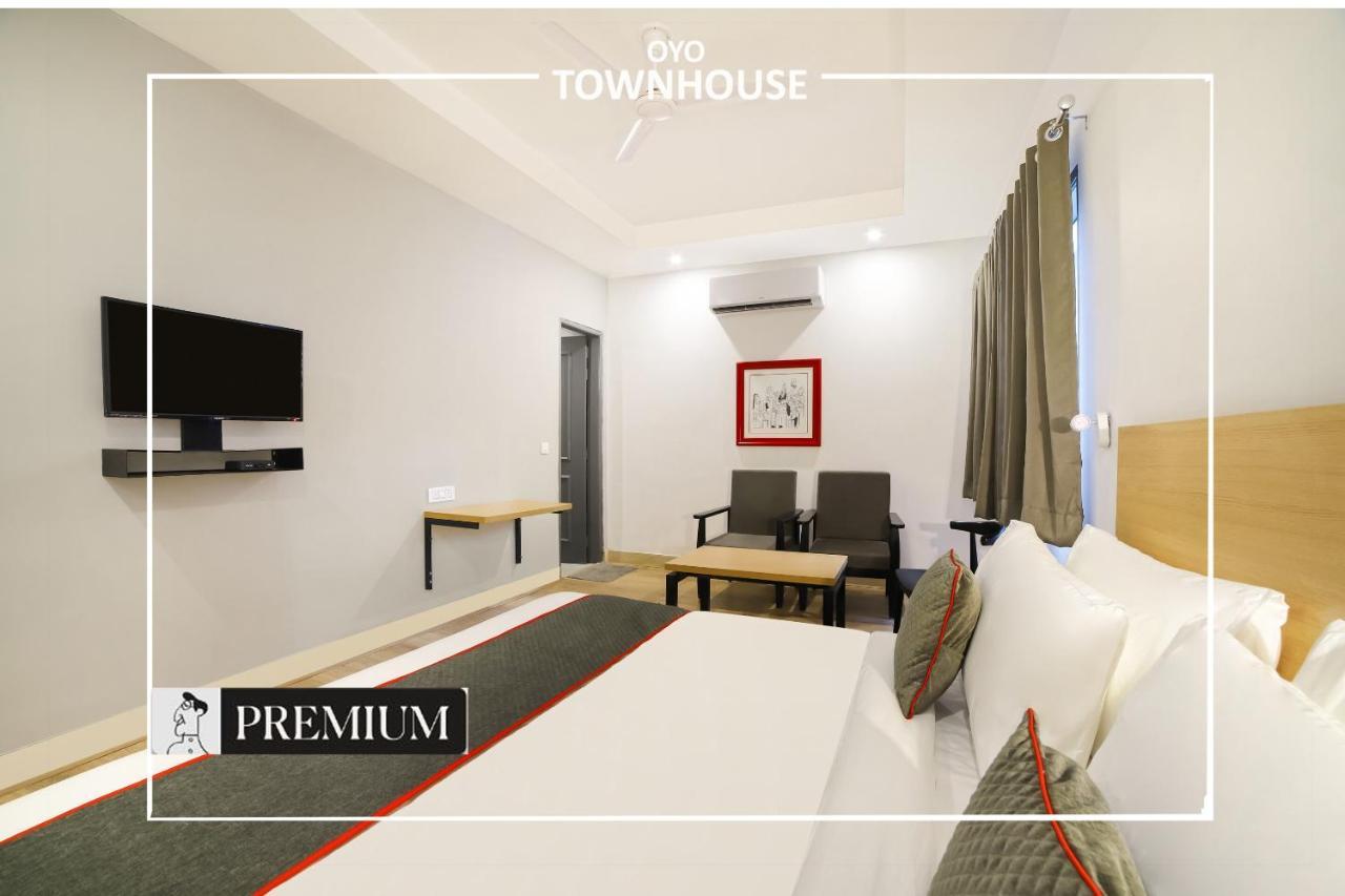 Oyo Townhouse 120 Shushant Lok Gurgaon Zewnętrze zdjęcie