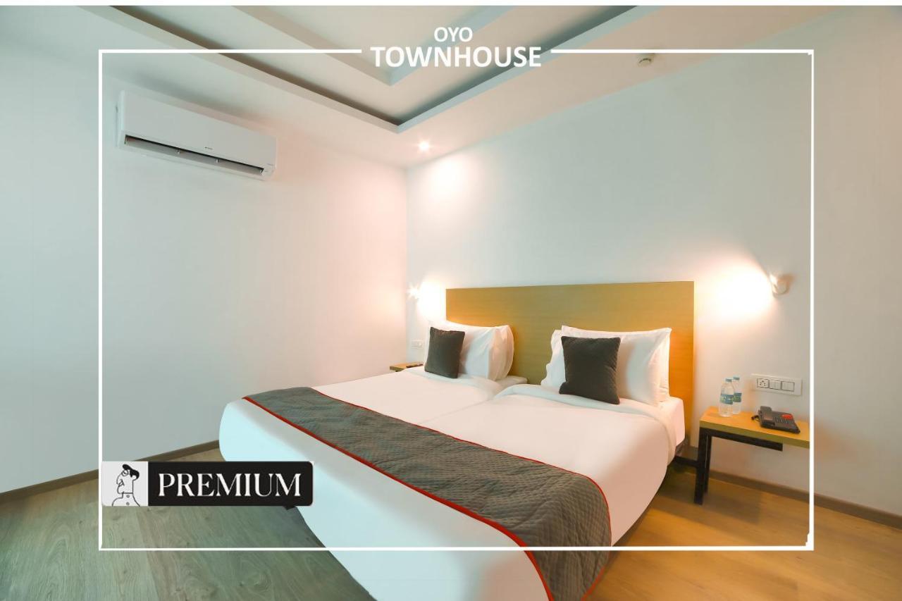 Oyo Townhouse 120 Shushant Lok Gurgaon Zewnętrze zdjęcie