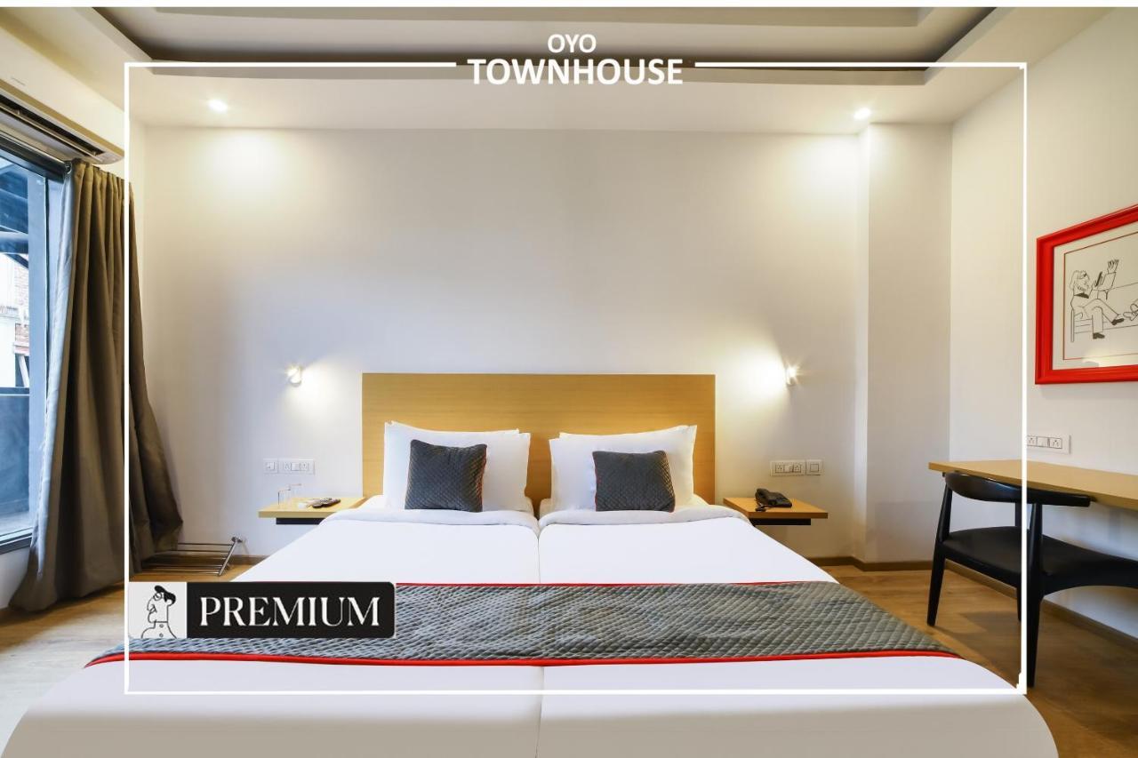 Oyo Townhouse 120 Shushant Lok Gurgaon Zewnętrze zdjęcie