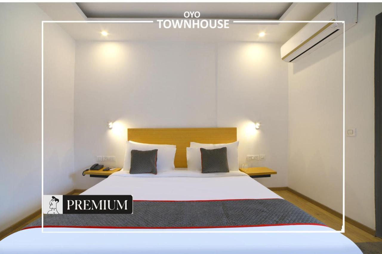 Oyo Townhouse 120 Shushant Lok Gurgaon Zewnętrze zdjęcie