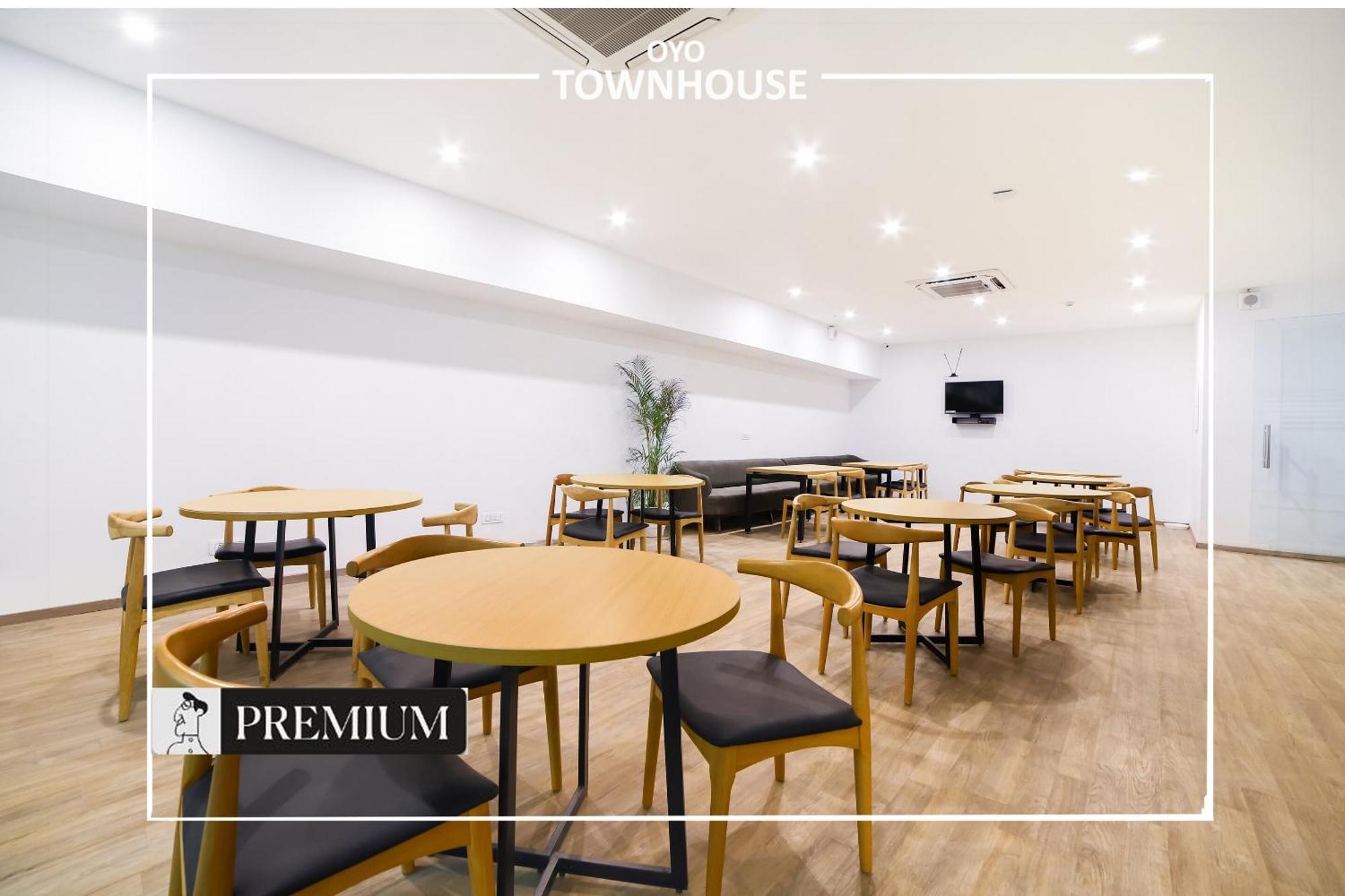 Oyo Townhouse 120 Shushant Lok Gurgaon Zewnętrze zdjęcie